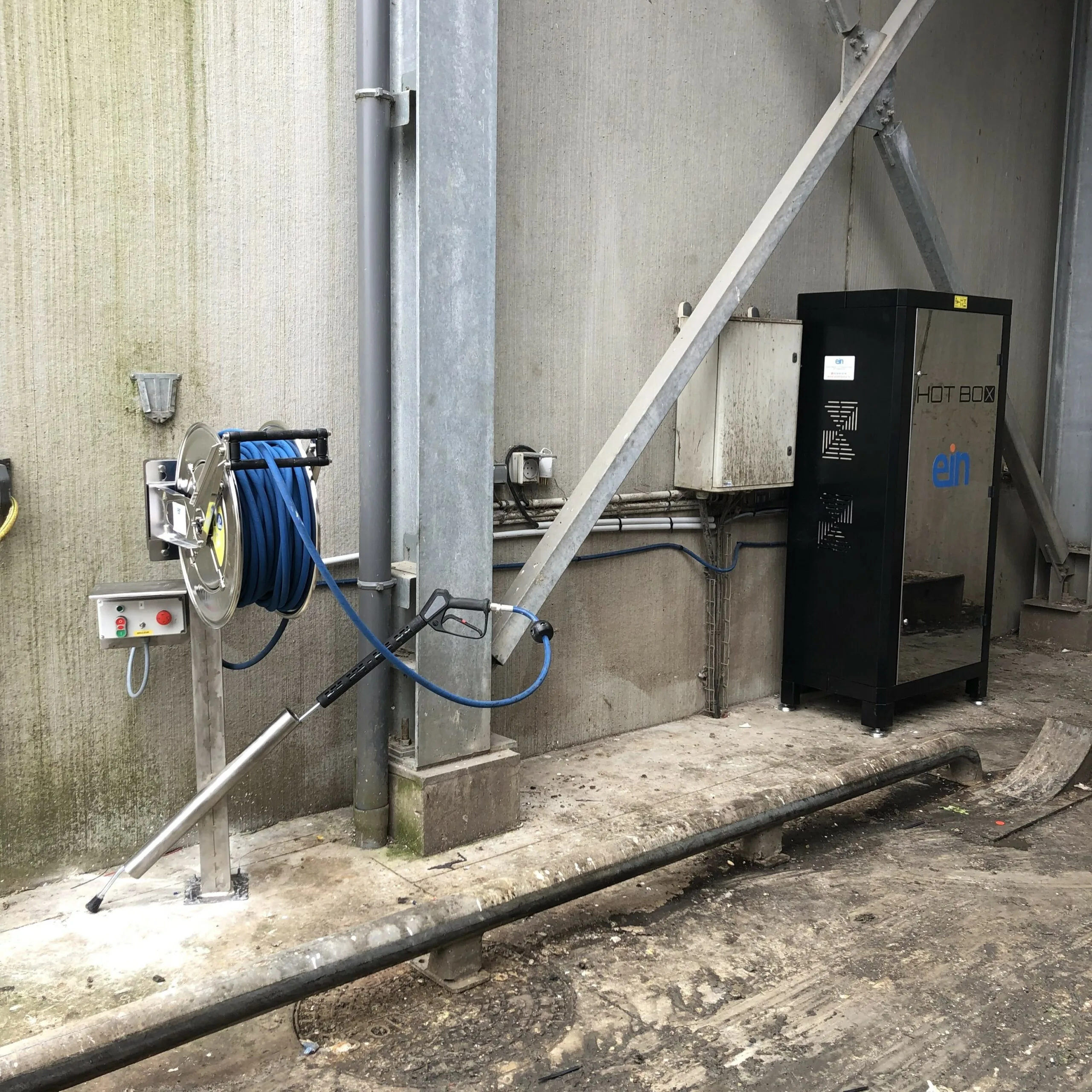 Nettoyeur haute pression eau chaude HOT BOX sur châssis fixe