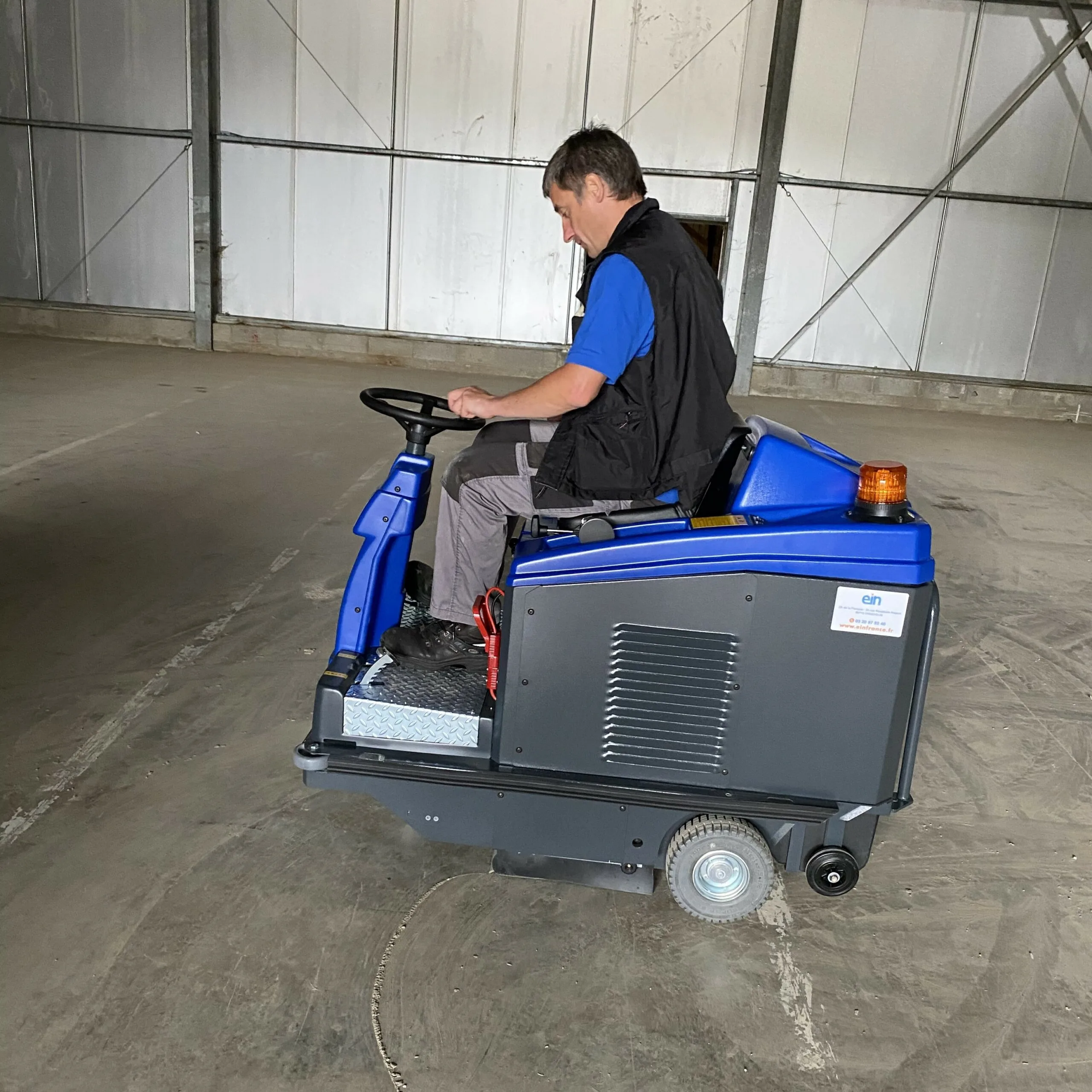 Balayeuse autoportée Style E70